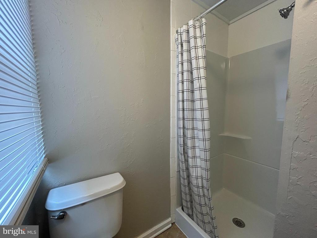 1110 W POPLAR STREET