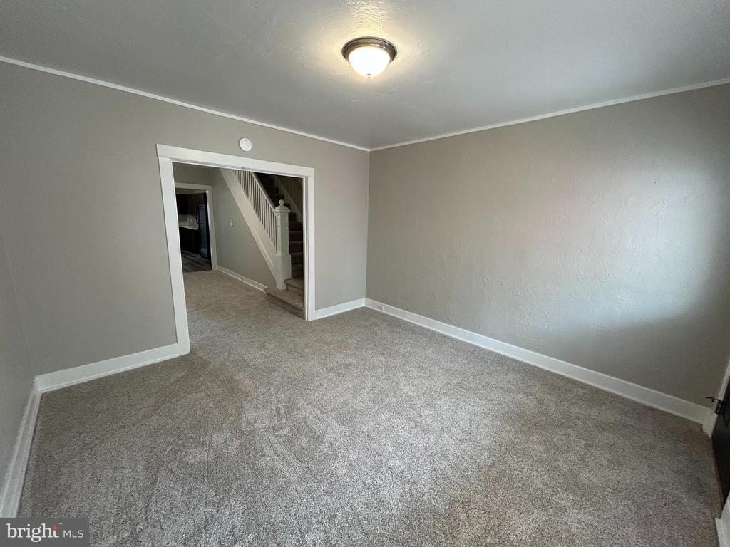 1110 W POPLAR STREET