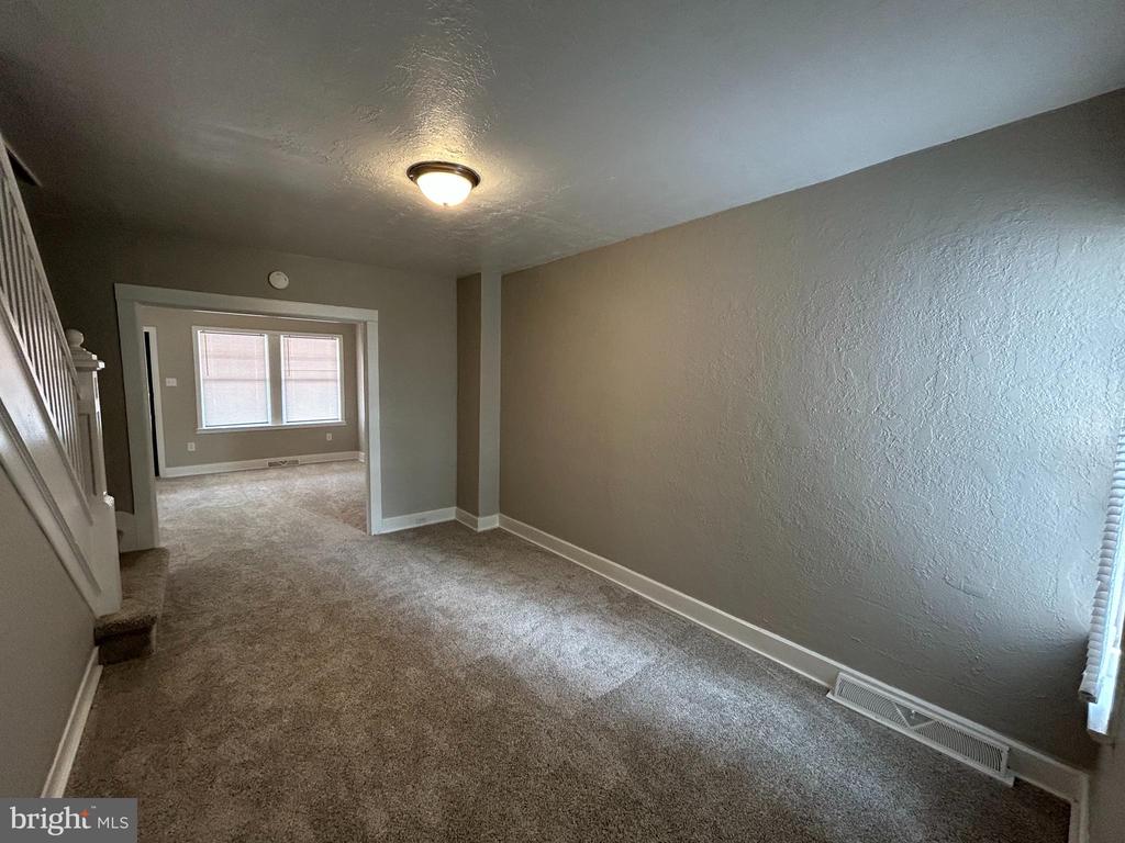1110 W POPLAR STREET