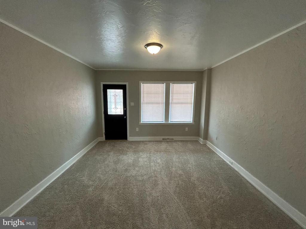 1110 W POPLAR STREET