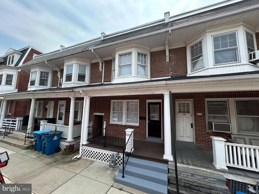 1110 W POPLAR STREET