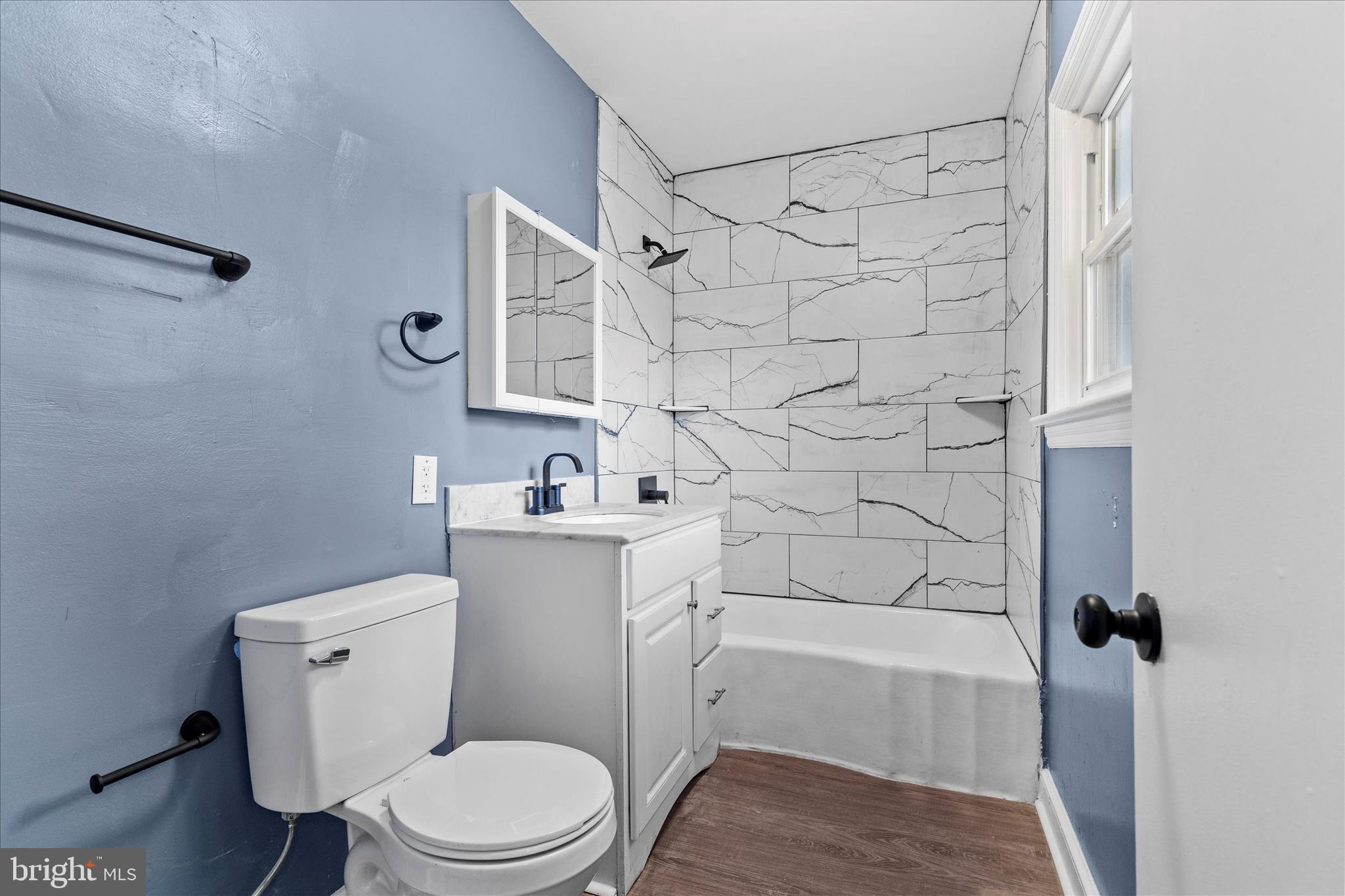 2417 N GEORGE STREET