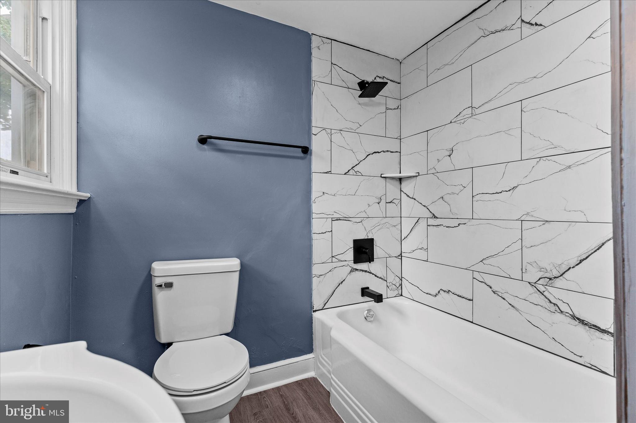 2417 N GEORGE STREET