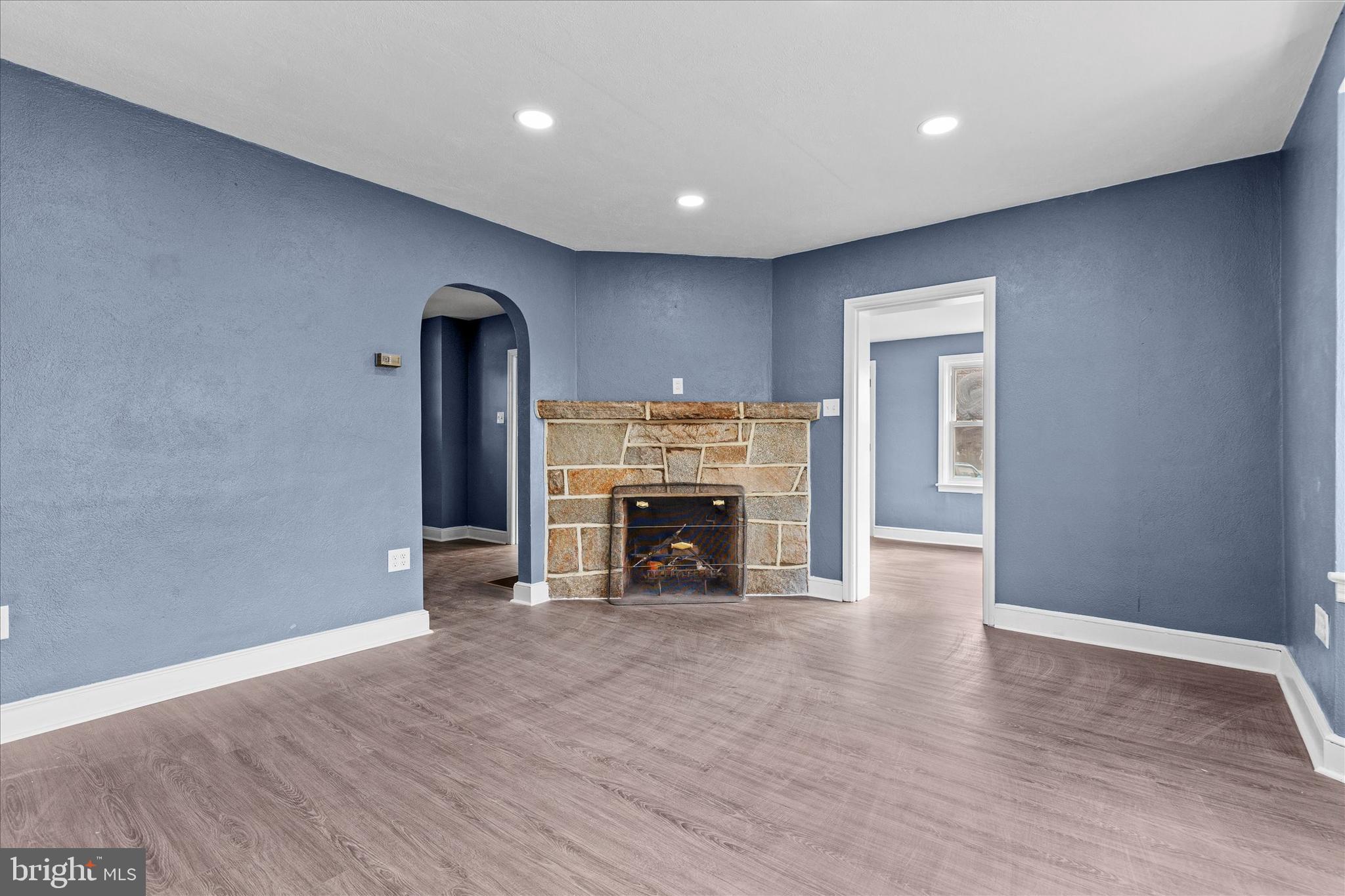 2417 N GEORGE STREET