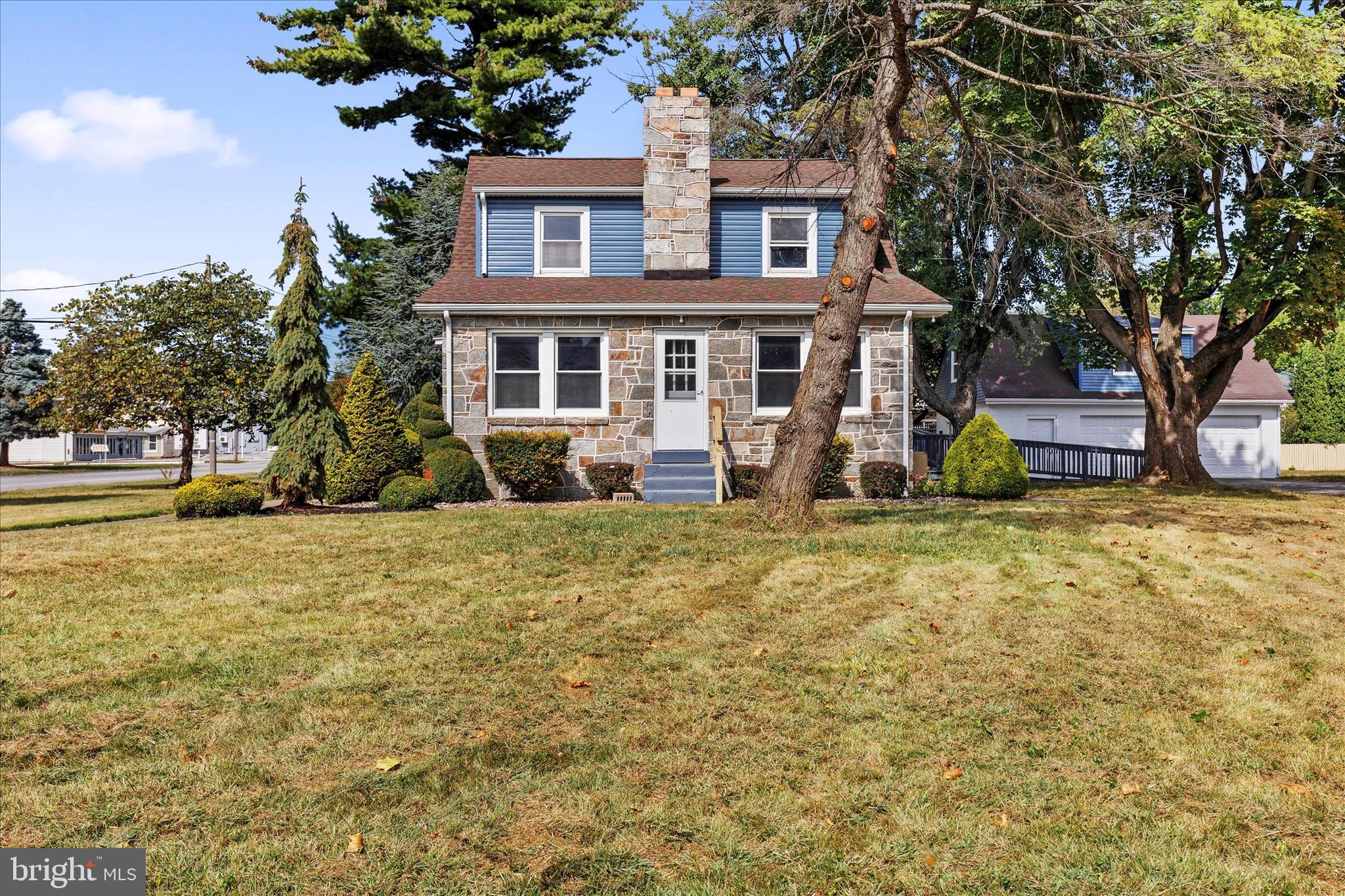 2417 N GEORGE STREET