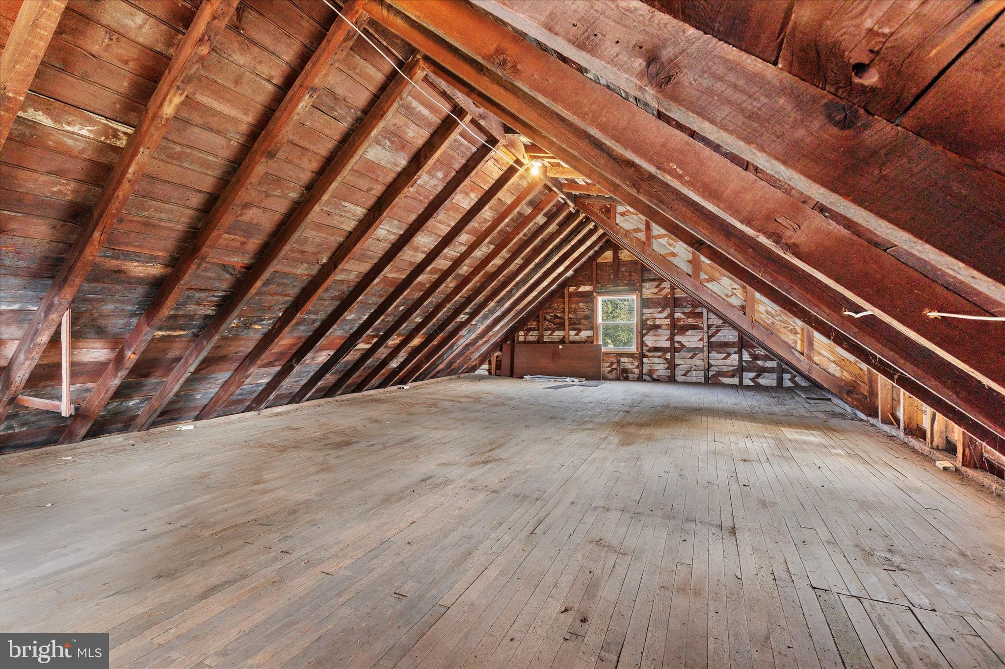 2417 N GEORGE STREET