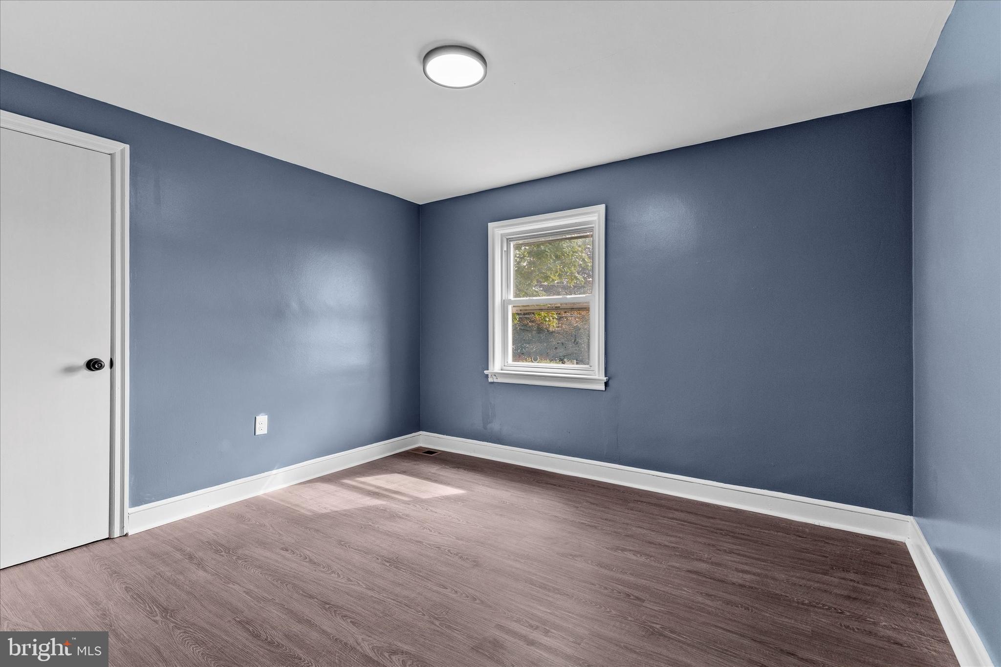 2417 N GEORGE STREET