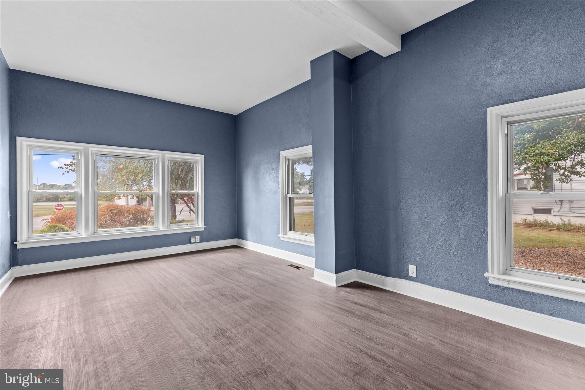 2417 N GEORGE STREET