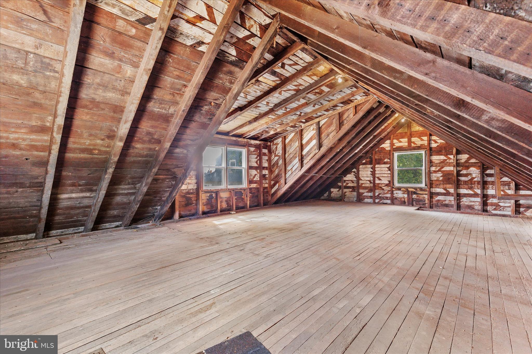 2417 N GEORGE STREET