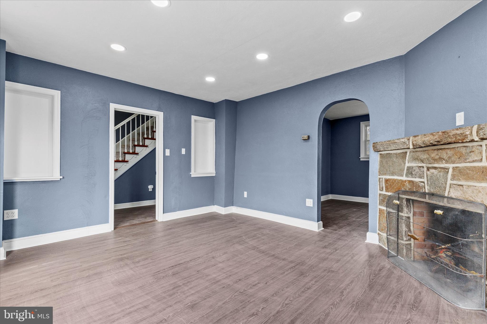 2417 N GEORGE STREET