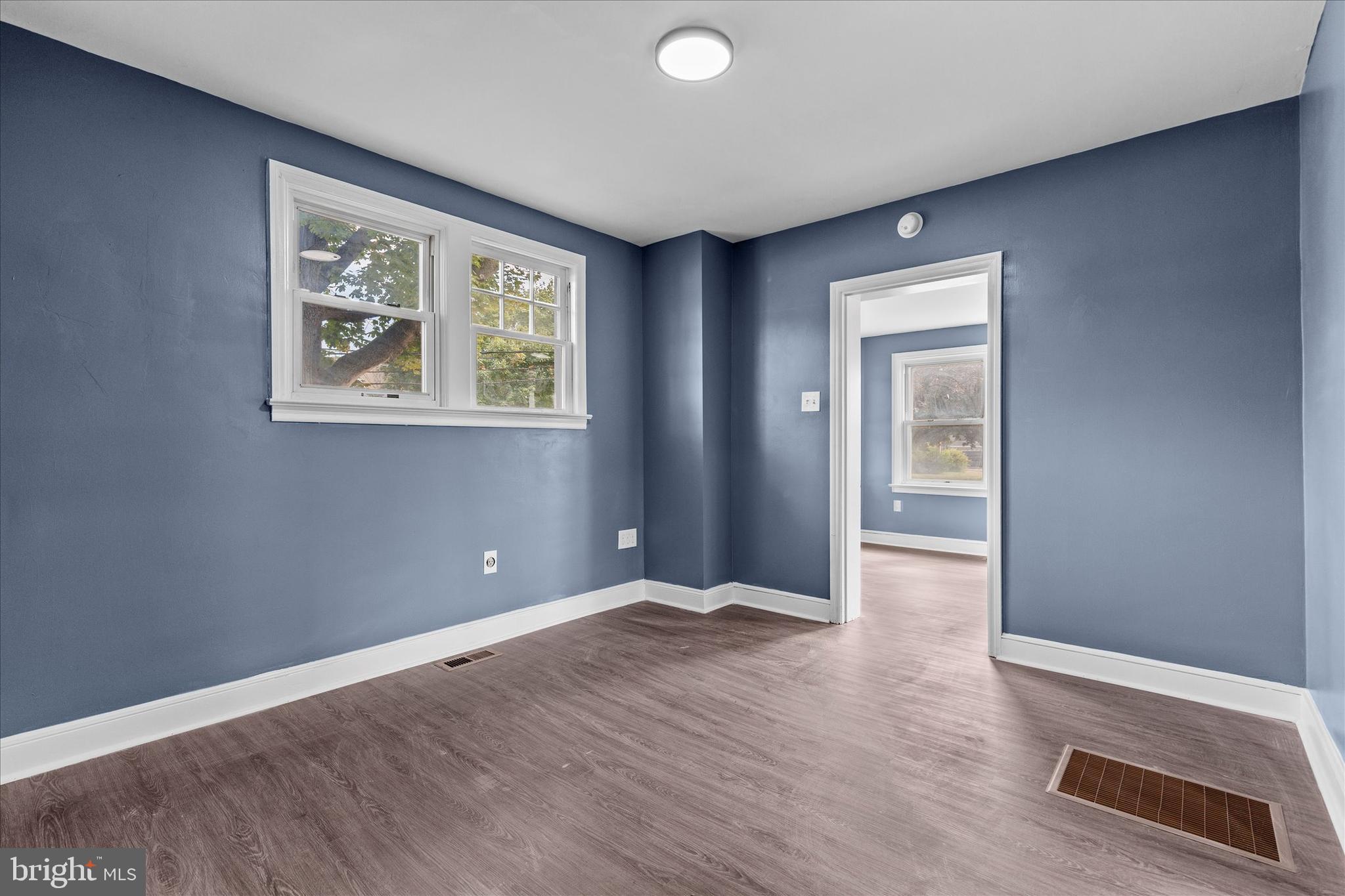 2417 N GEORGE STREET