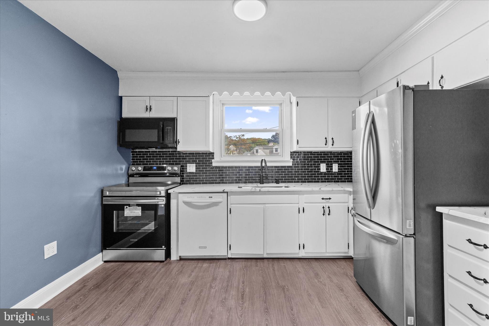 2417 N GEORGE STREET