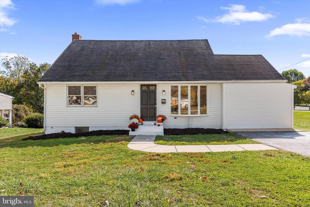 3738 STUART DRIVE