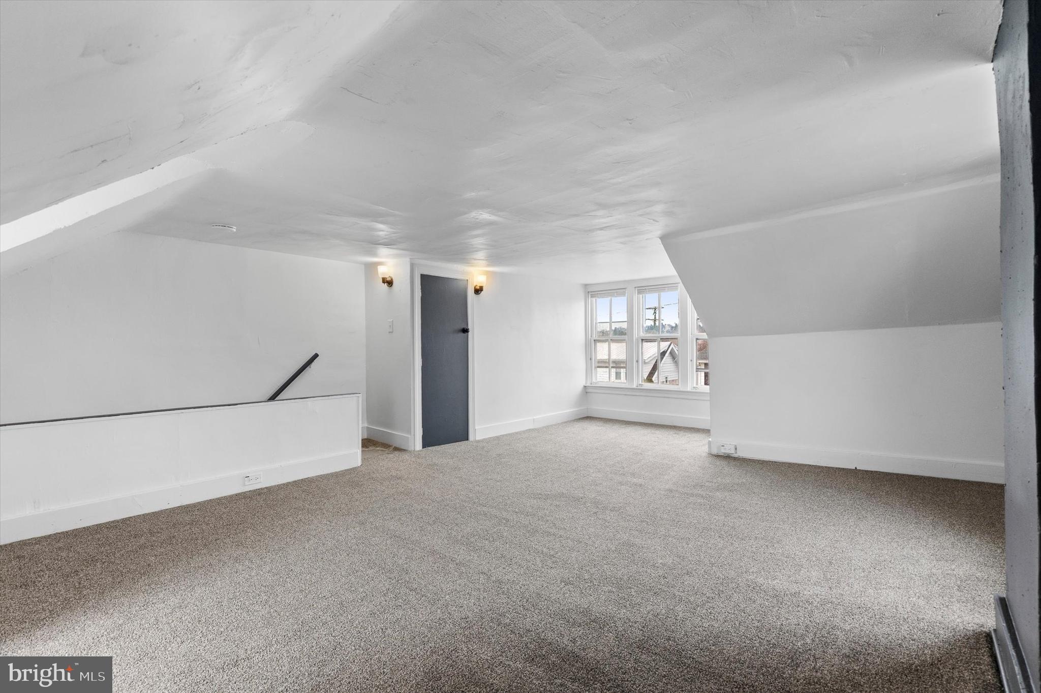 901 E PRINCESS STREET