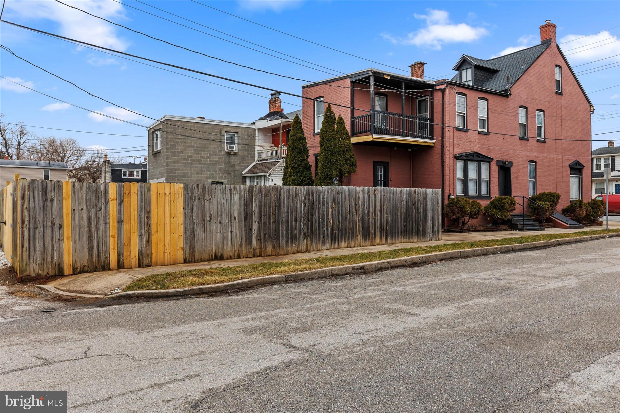 901 E PRINCESS STREET