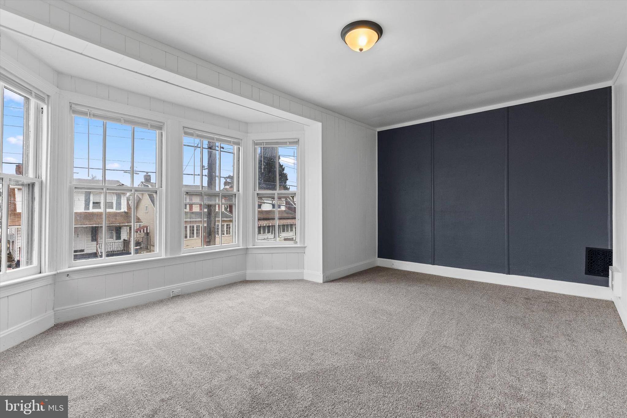 901 E PRINCESS STREET