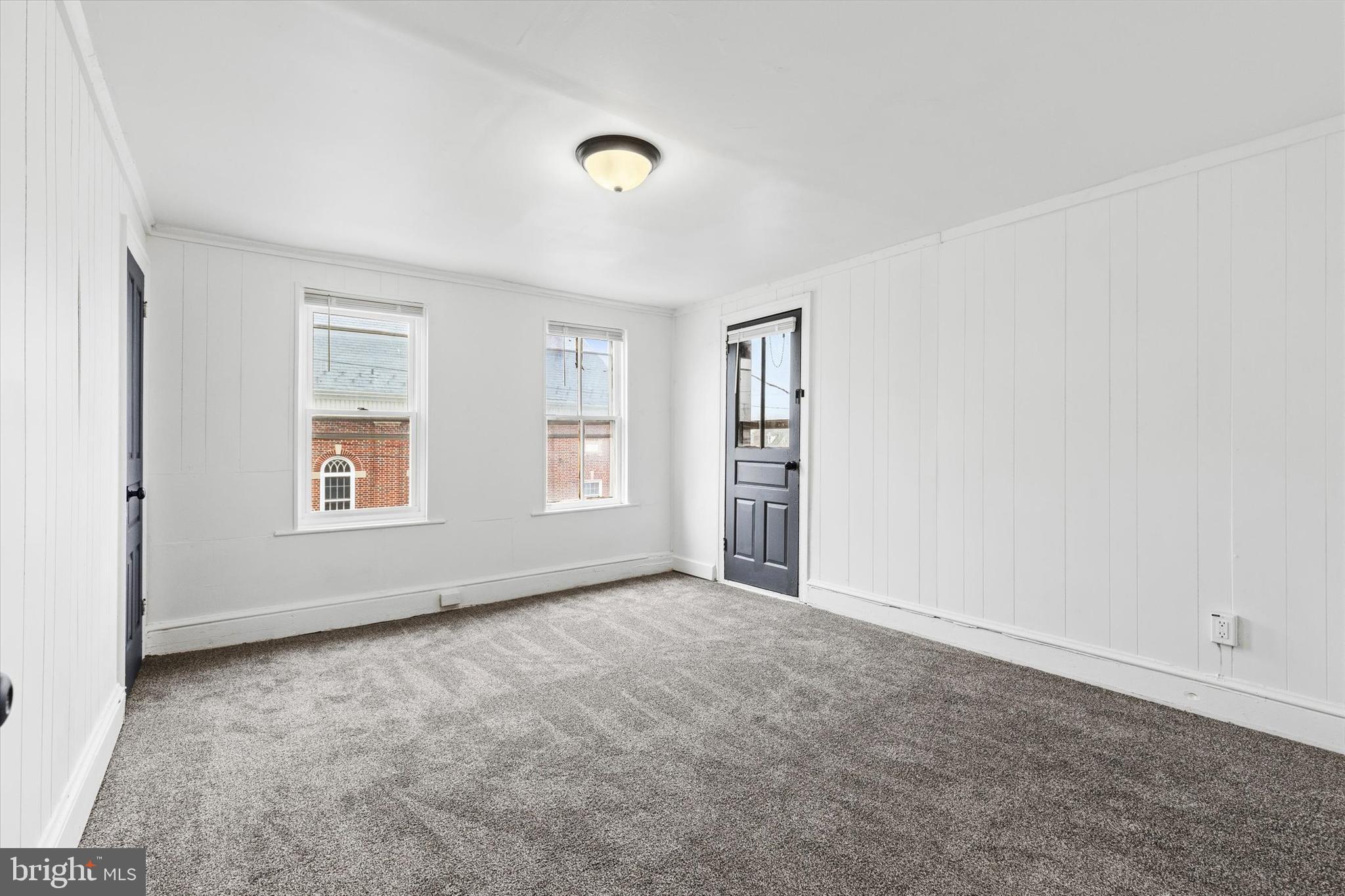 901 E PRINCESS STREET