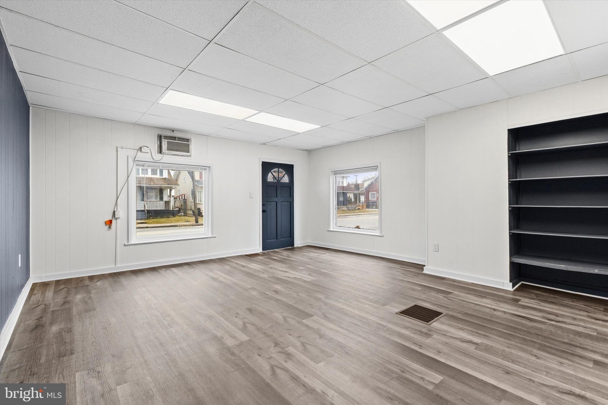 901 E PRINCESS STREET