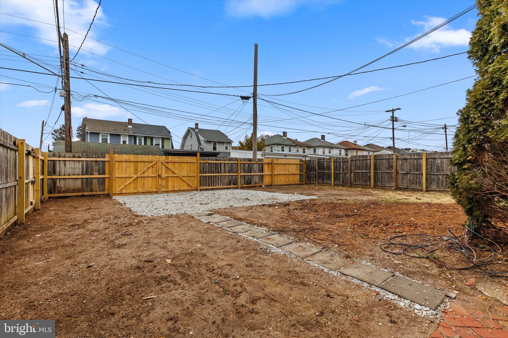 901 E PRINCESS STREET