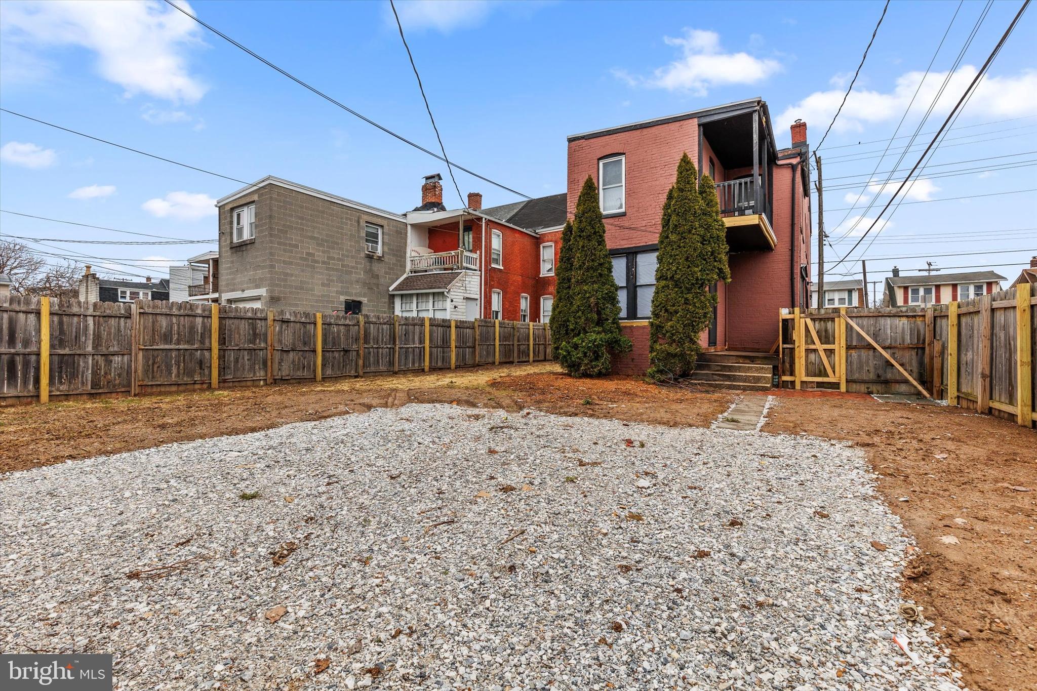 901 E PRINCESS STREET