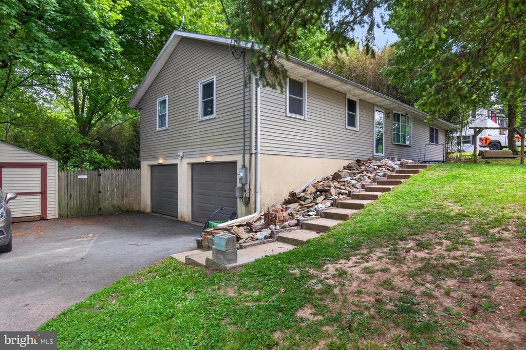 207 FORGE HILL ROAD