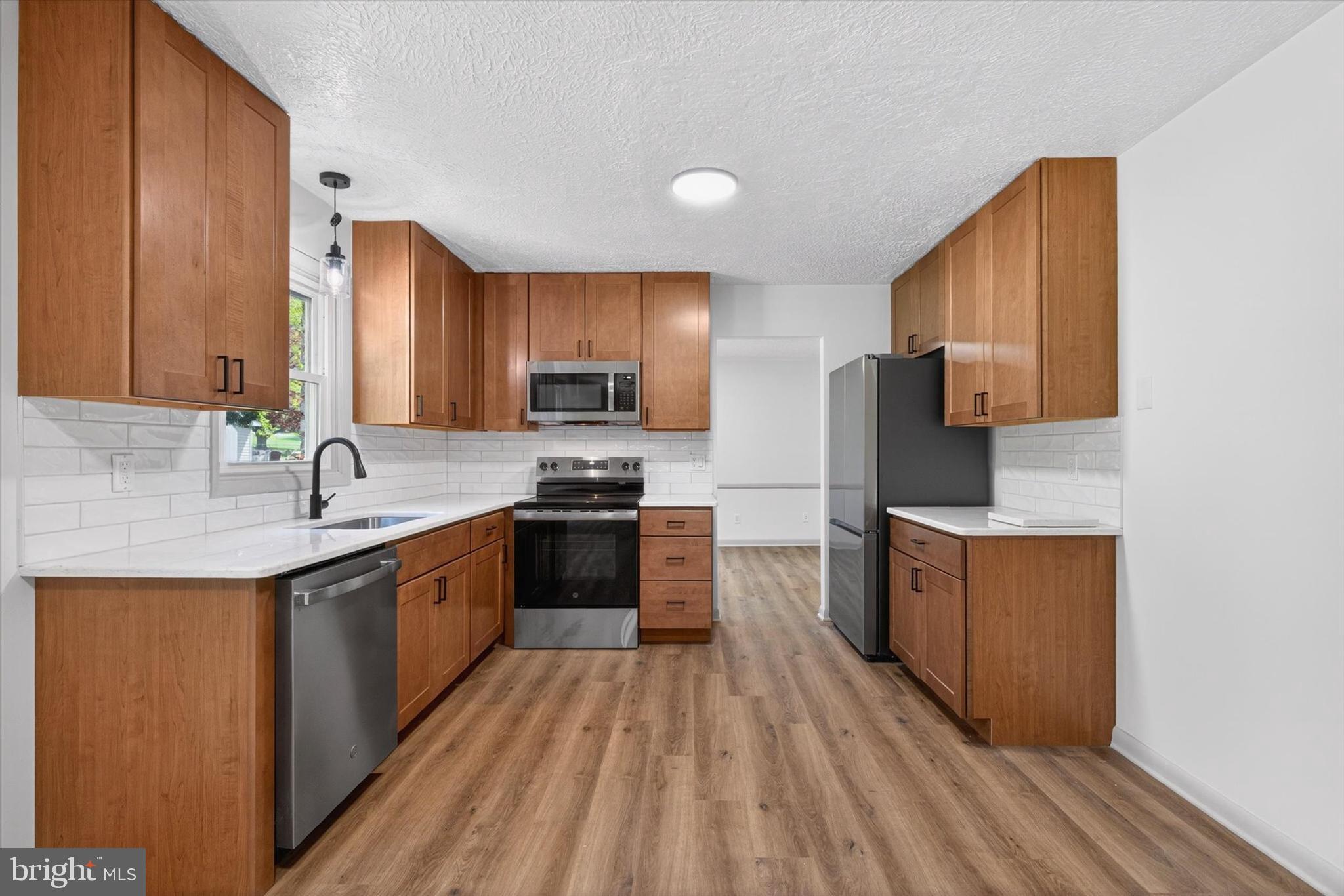 4426 CEDARWOOD DRIVE