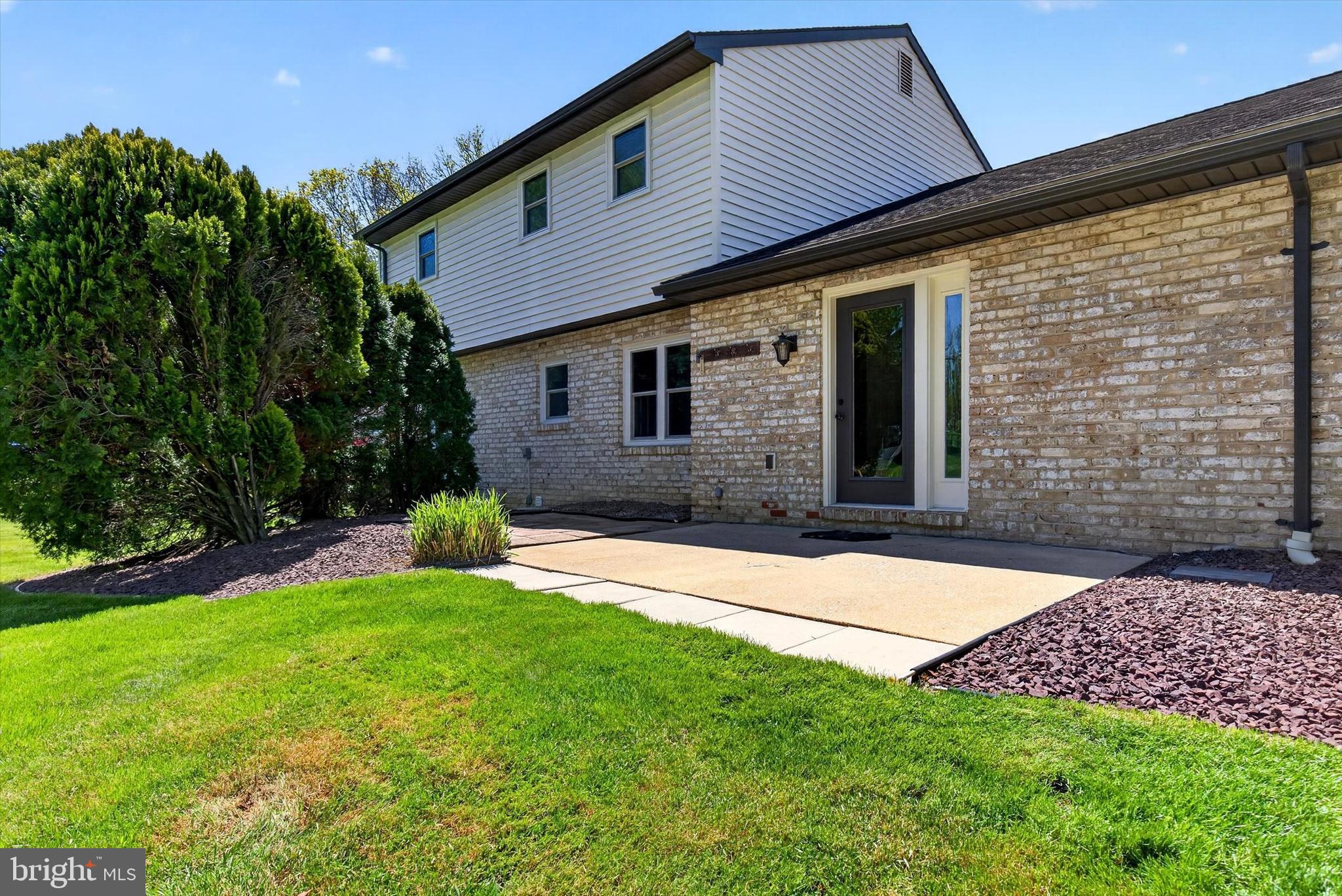 4426 CEDARWOOD DRIVE