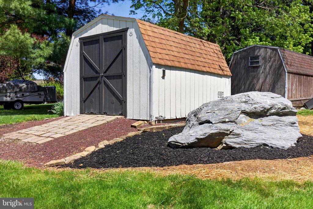 4426 CEDARWOOD DRIVE