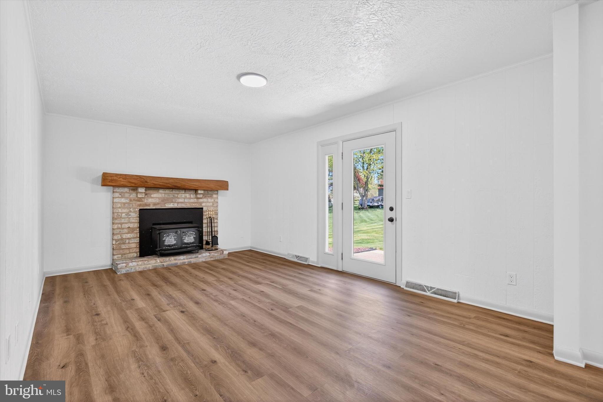 4426 CEDARWOOD DRIVE