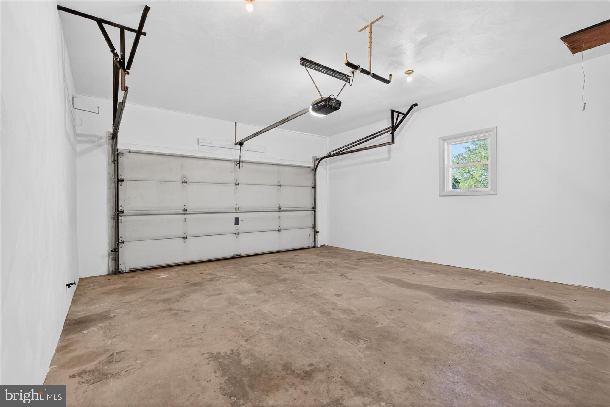 4426 CEDARWOOD DRIVE