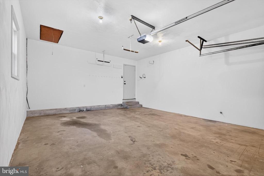 4426 CEDARWOOD DRIVE