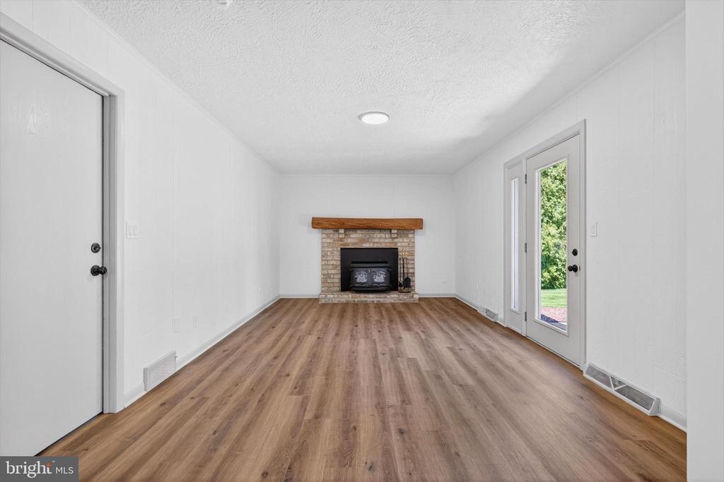 4426 CEDARWOOD DRIVE