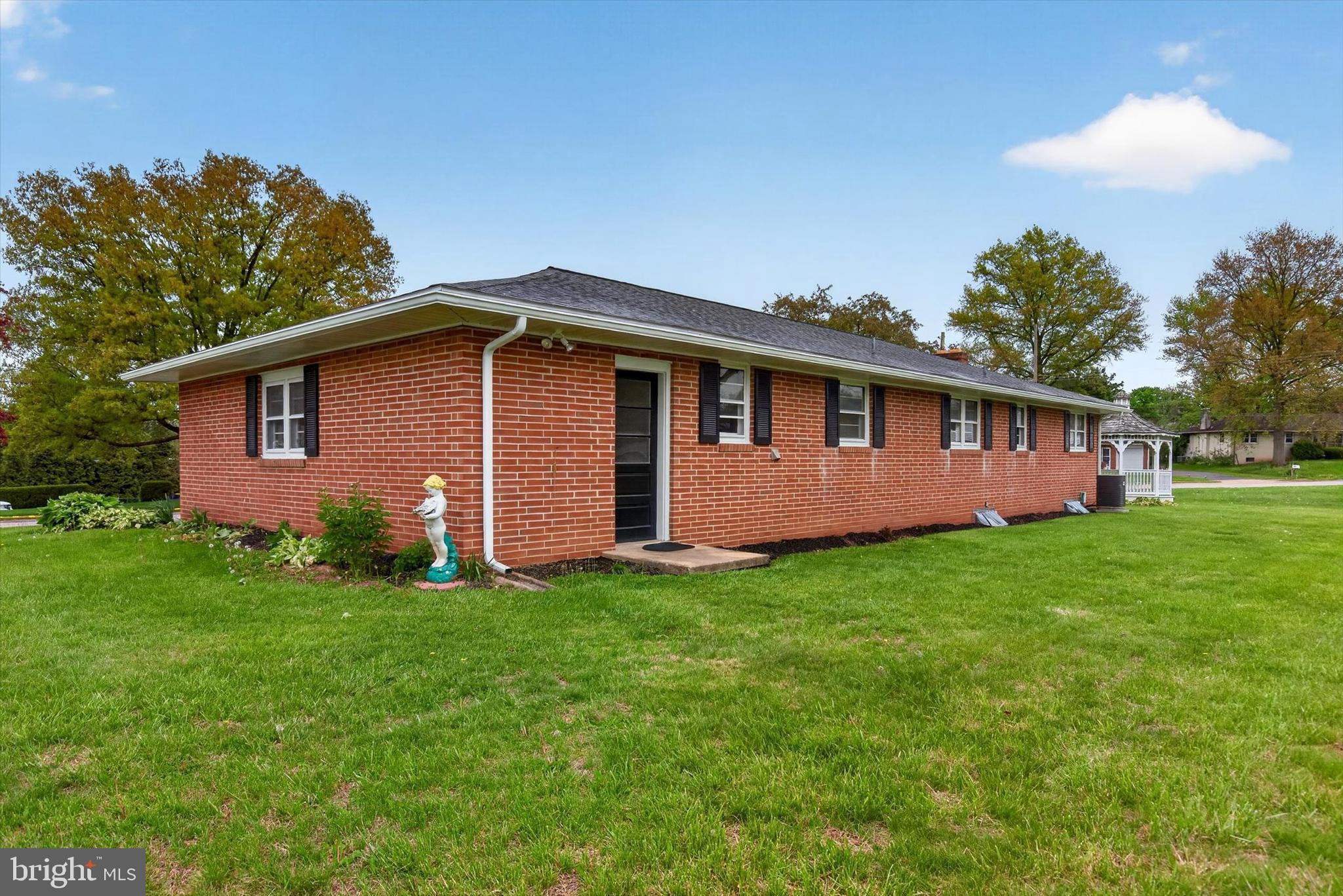 2360 REDWOOD ROAD