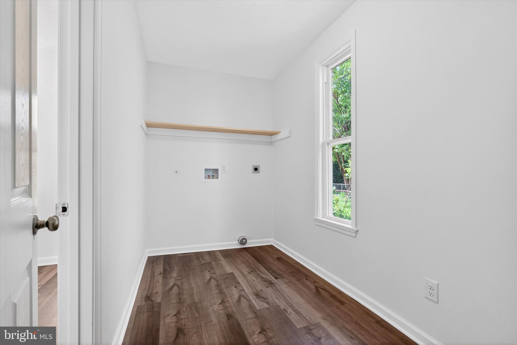 125 E CHESTNUT STREET