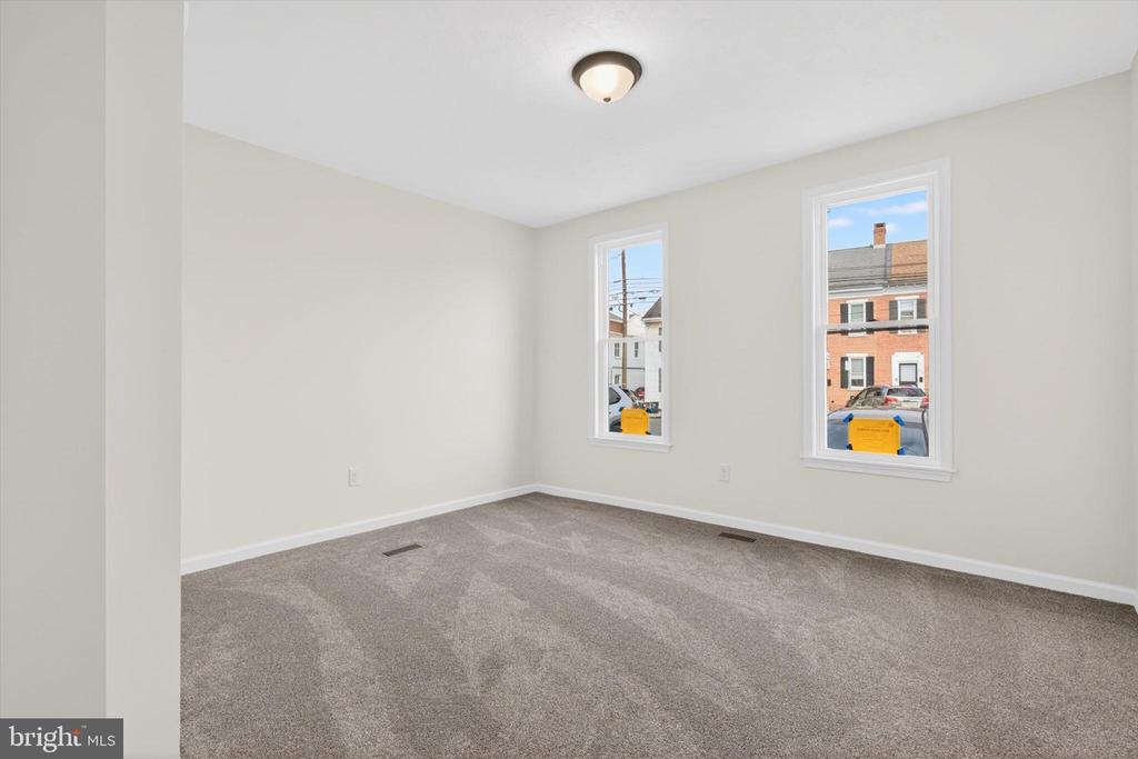 125 E CHESTNUT STREET
