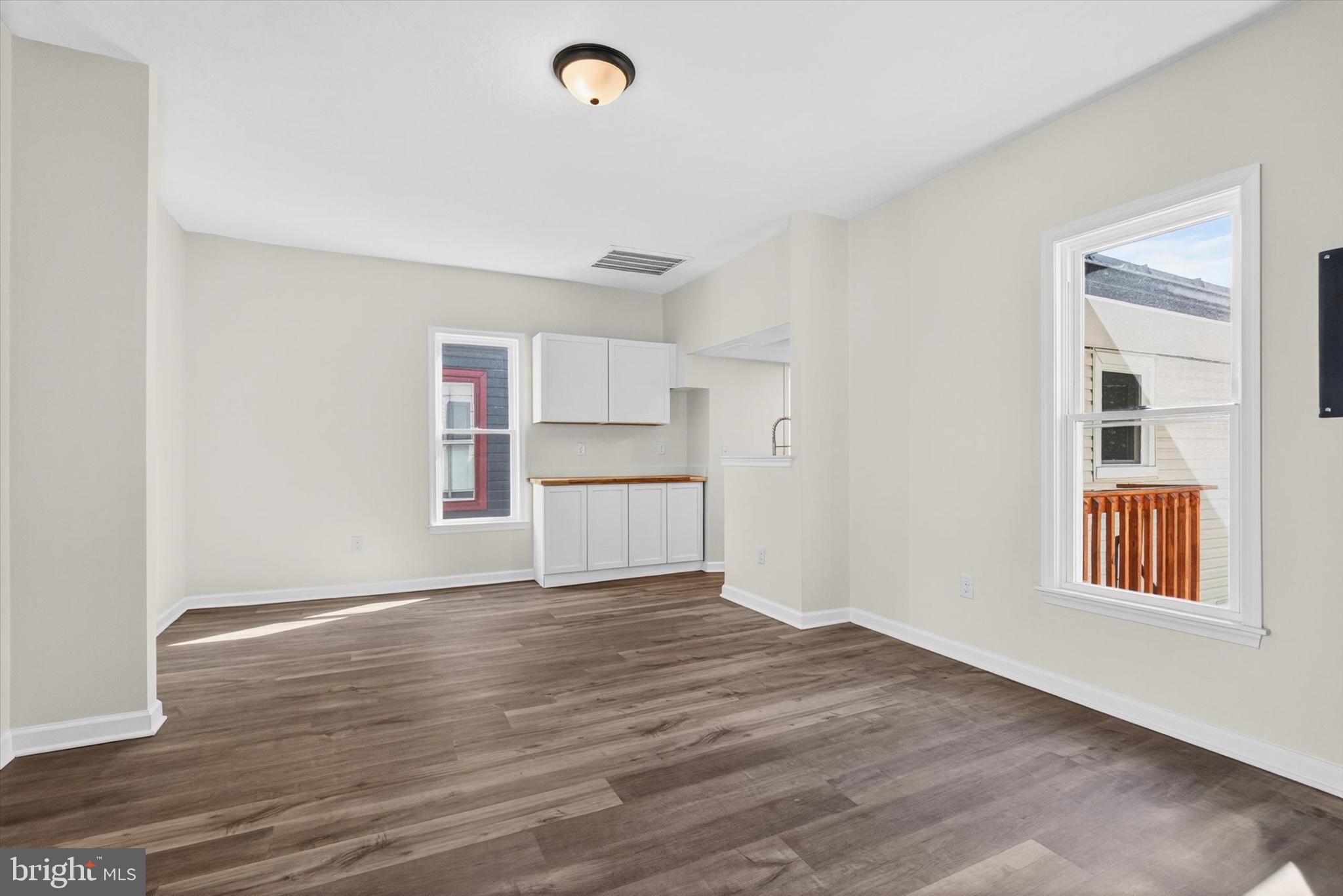 125 E CHESTNUT STREET
