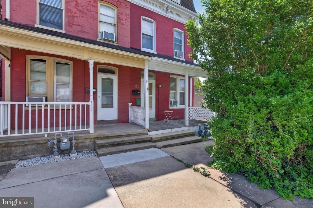711 MCKENZIE ST & 156 E COTTAGE PL
