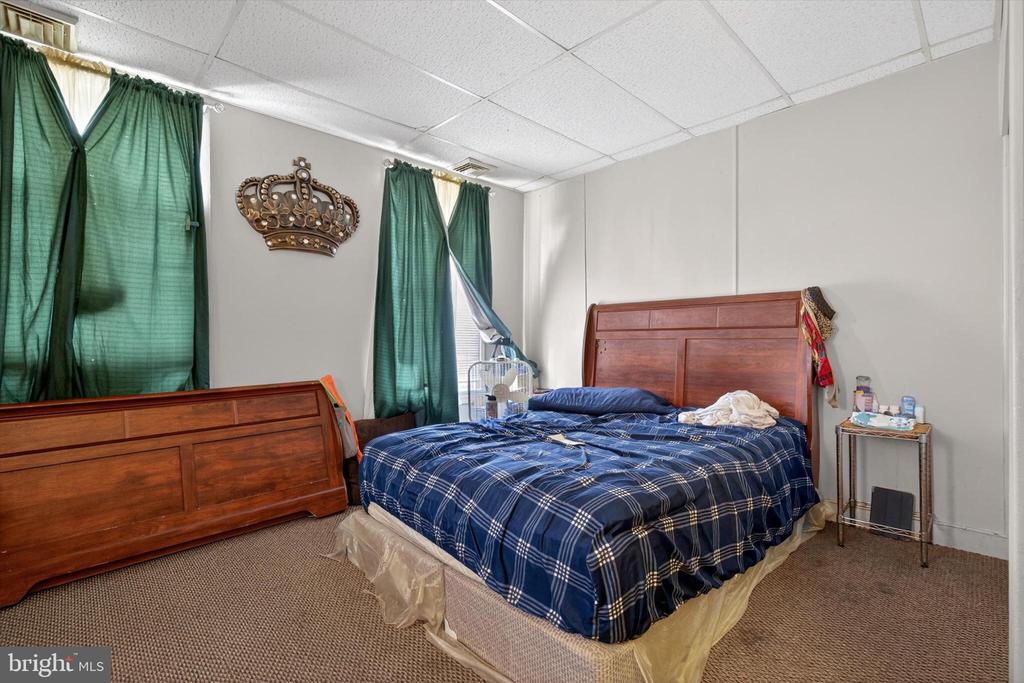 711 MCKENZIE ST & 156 E COTTAGE PL