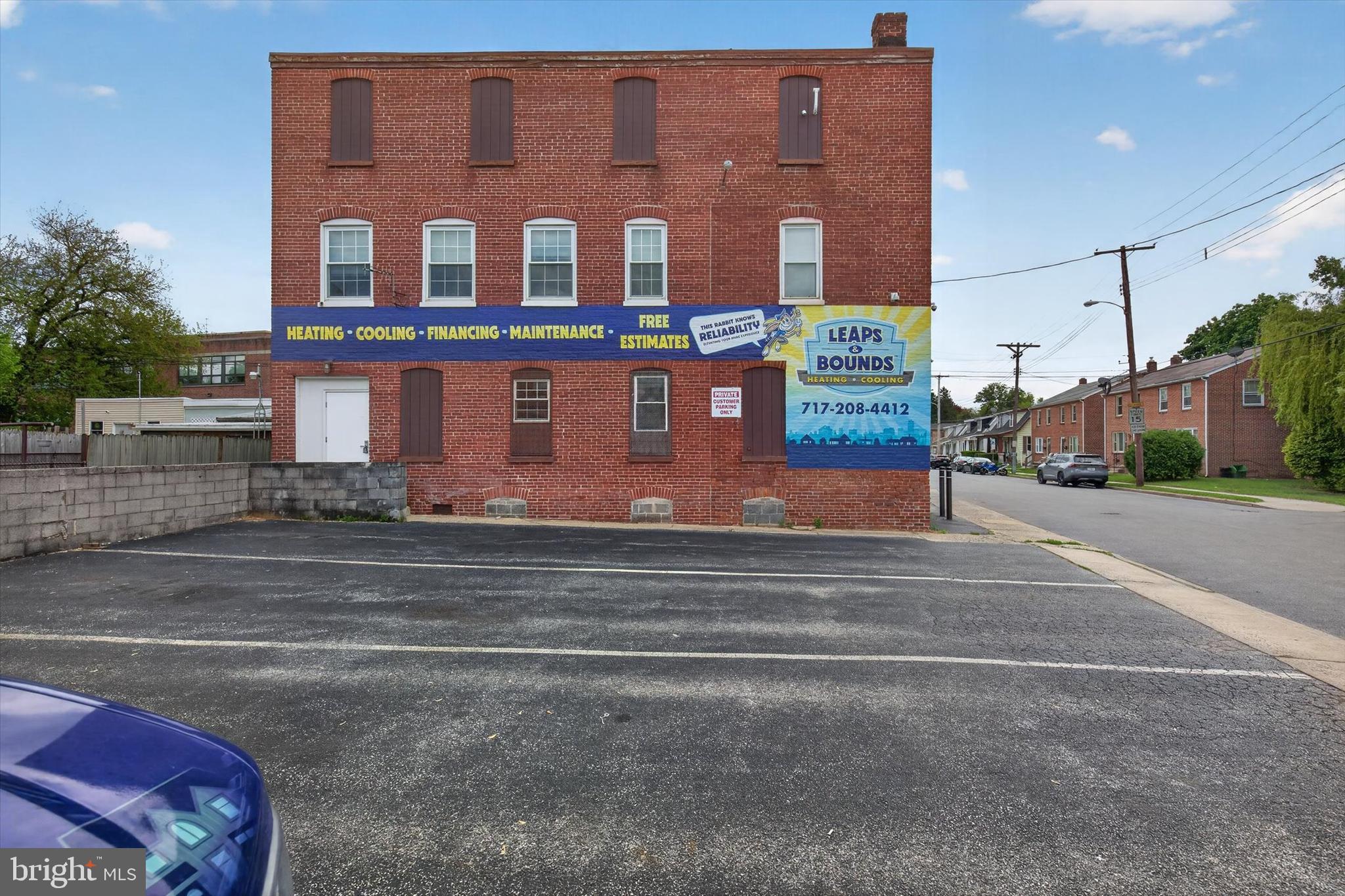 711 MCKENZIE ST & 156 E COTTAGE PL