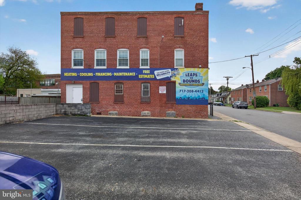 711 MCKENZIE ST & 156 E COTTAGE PL