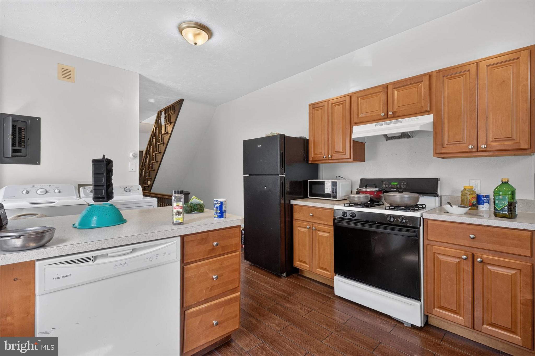 214 W JACKSON STREET