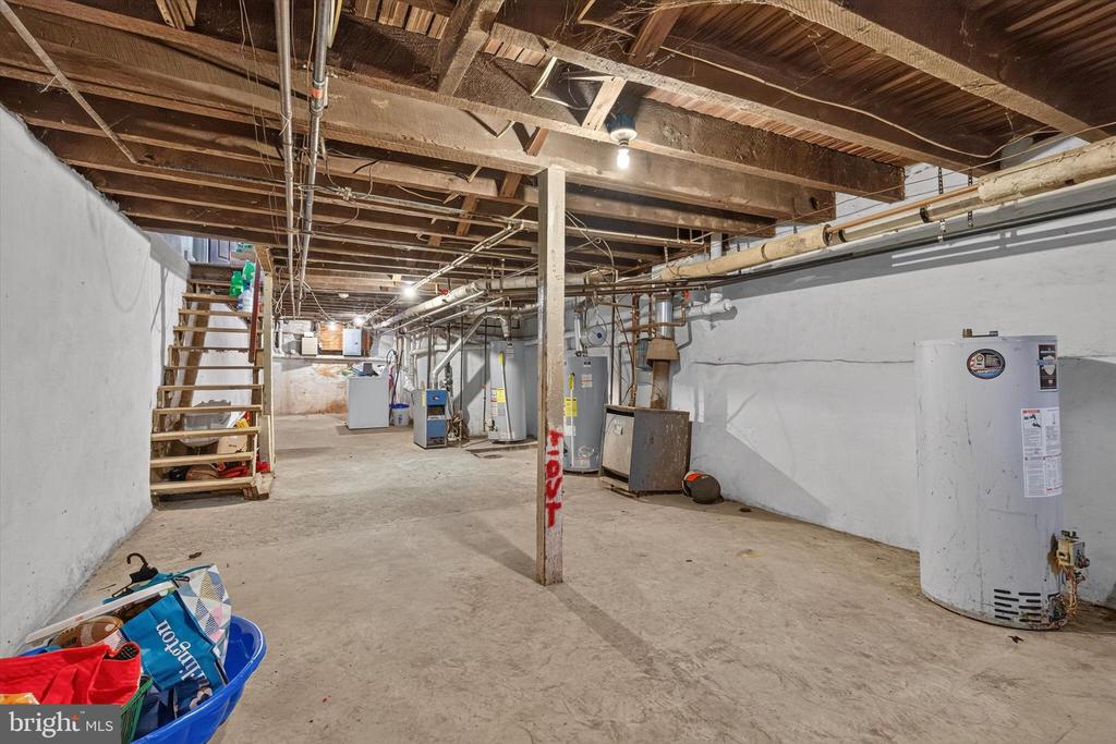 214 W JACKSON STREET