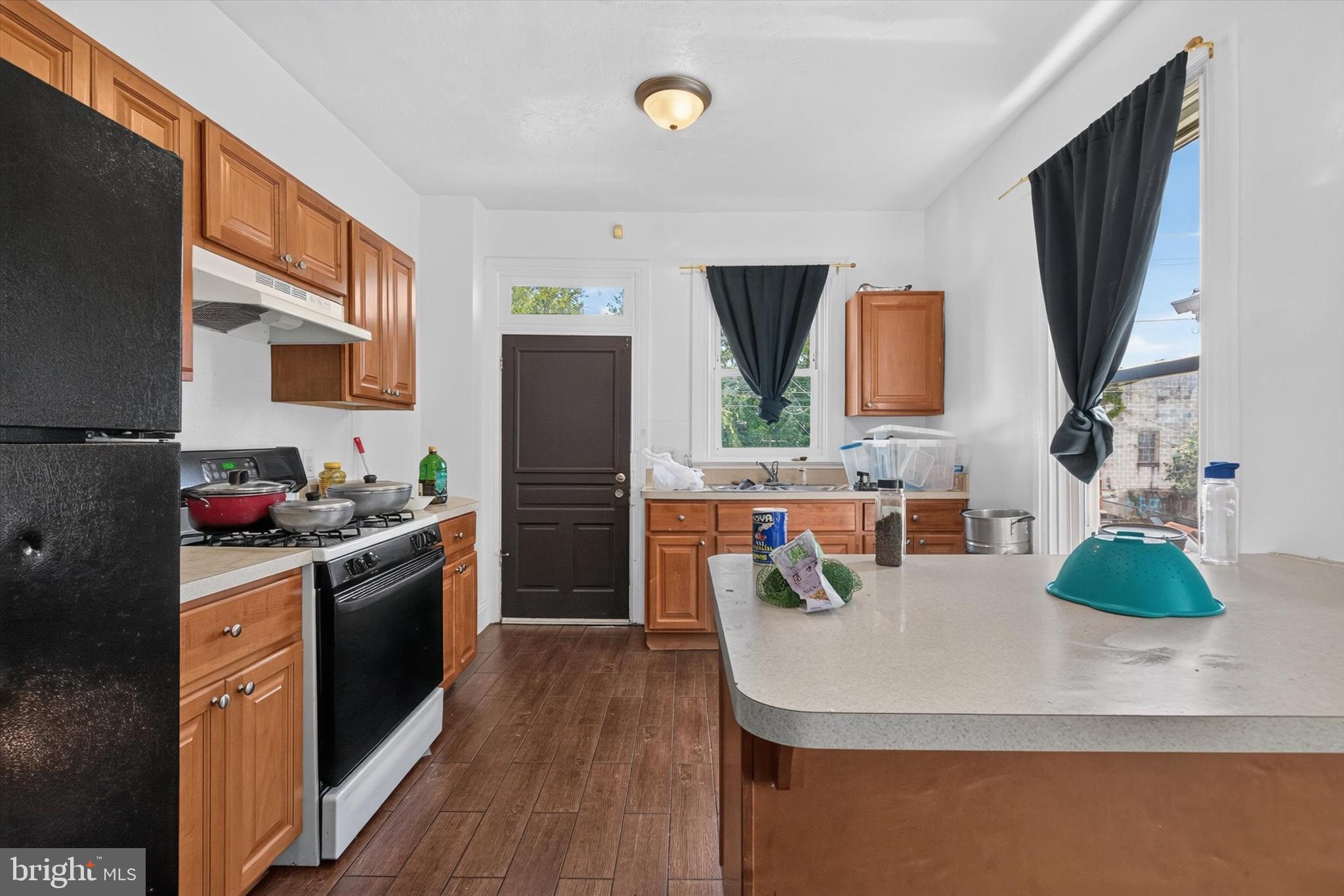 214 W JACKSON STREET