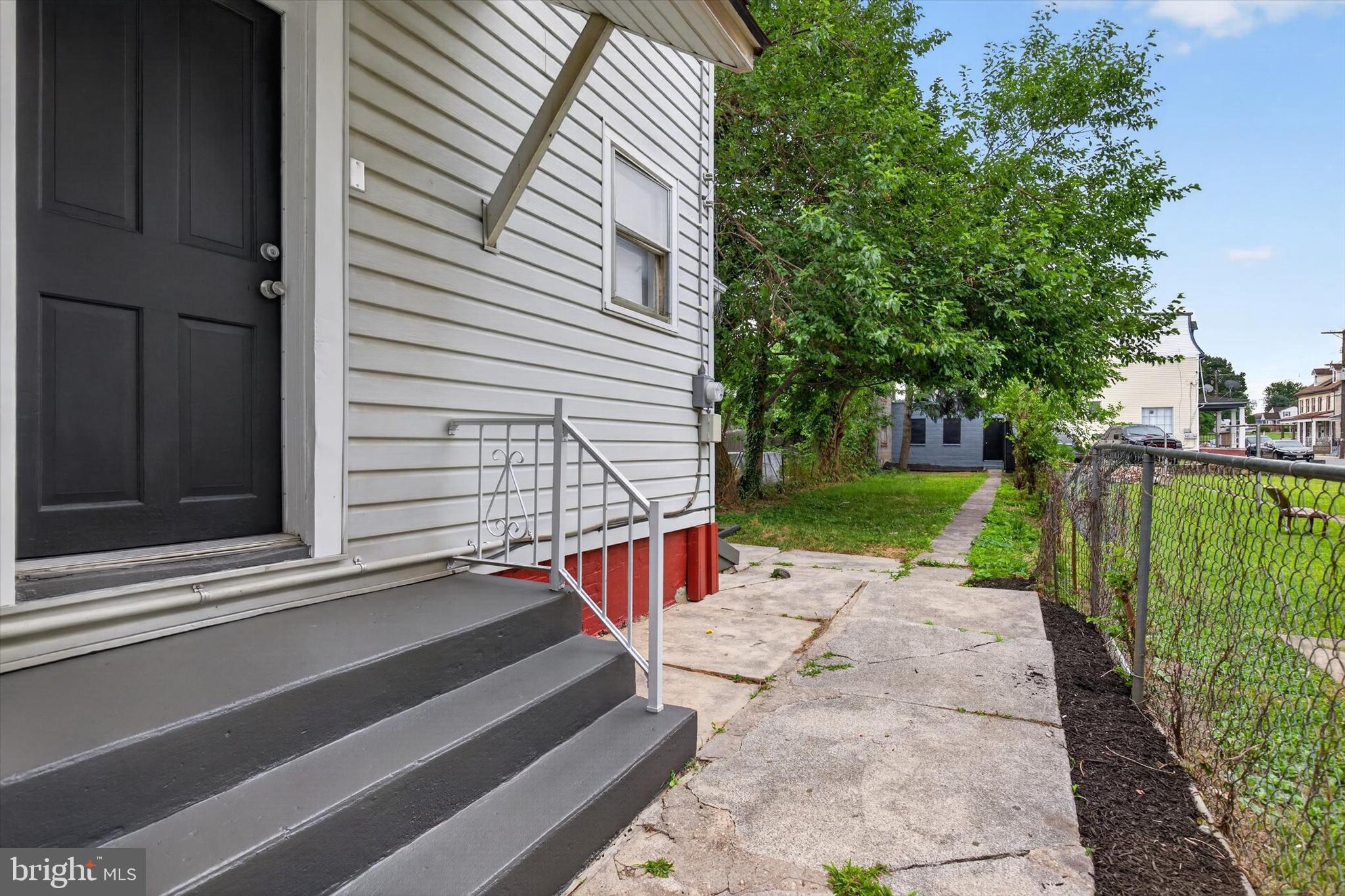 704 E PROSPECT STREET