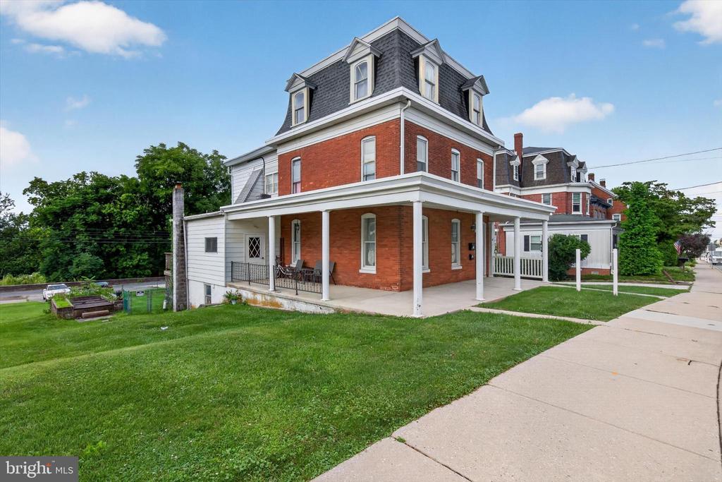 300 E MAIN STREET