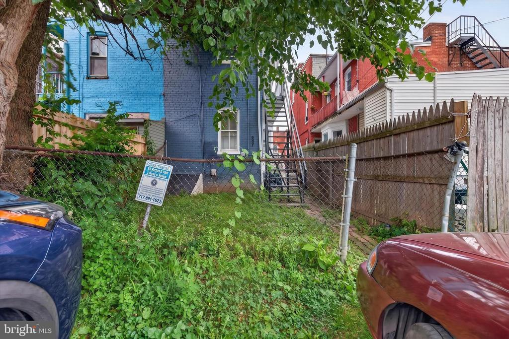 807 W PRINCESS STREET
