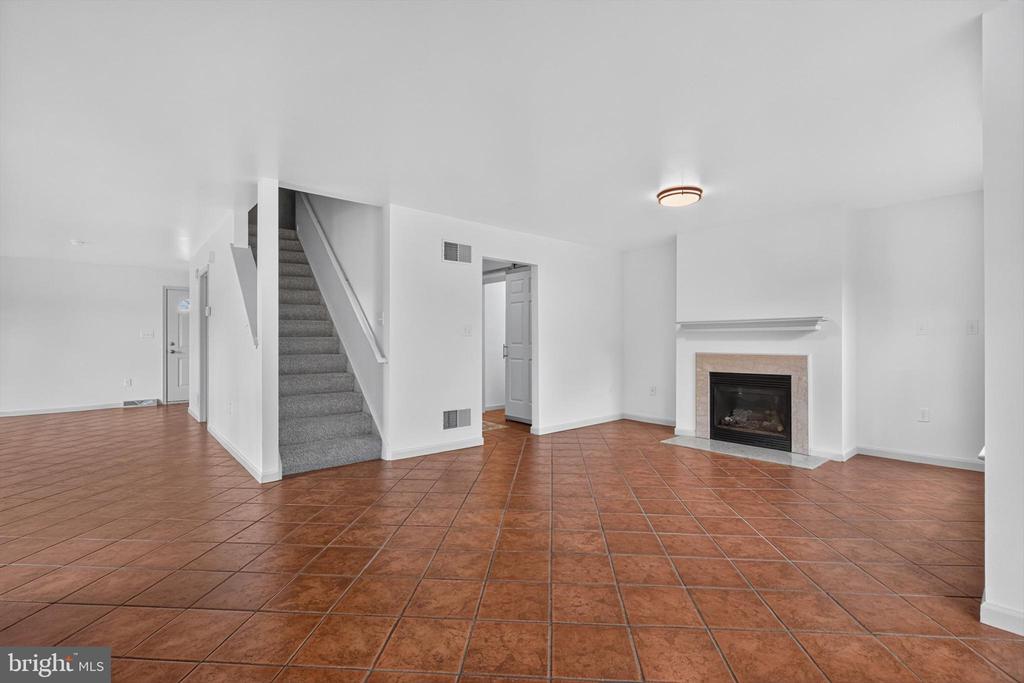 624 BARTLETT DRIVE