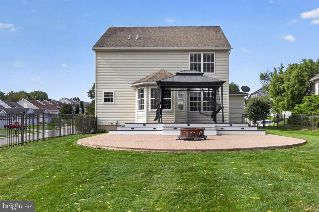 624 BARTLETT DRIVE