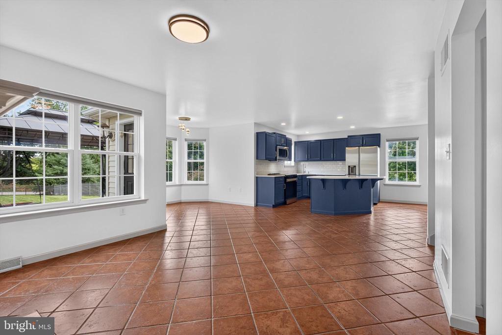 624 BARTLETT DRIVE