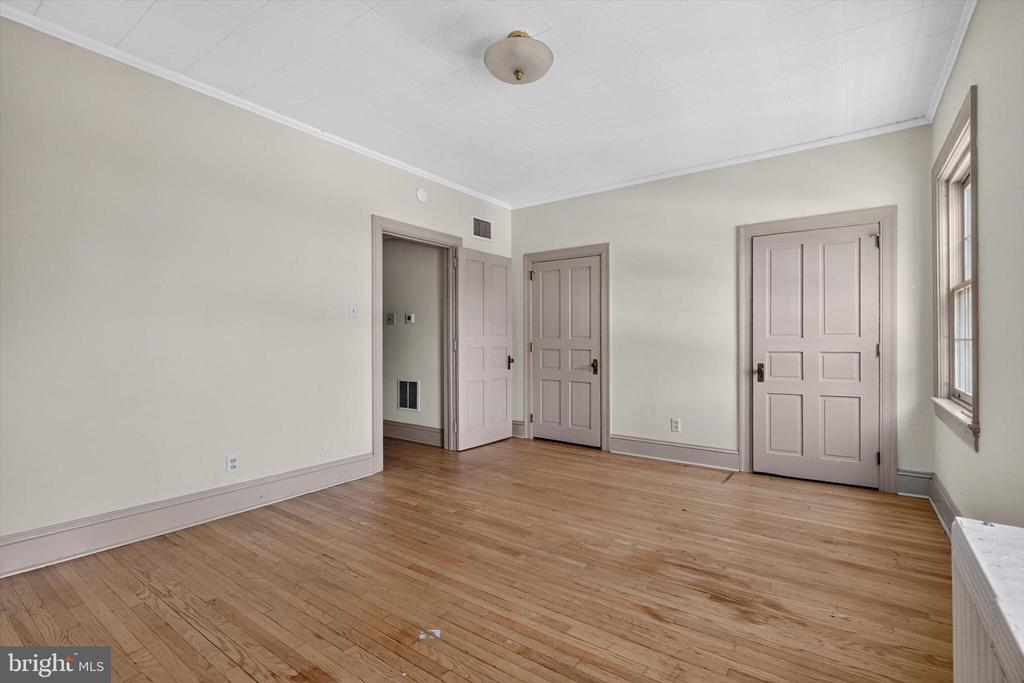 118 N GEORGE STREET